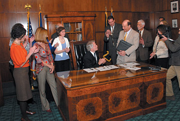 Gov. John Kitzhaber - Copyright – Stock Photo / Register Mark