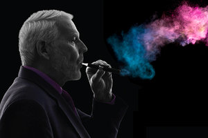 vaping - Copyright – Stock Photo / Register Mark